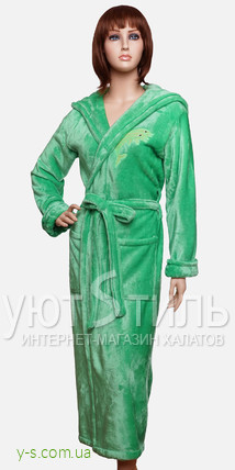 Женский халат зеленого цвета WM1730 с вышивкой на груди